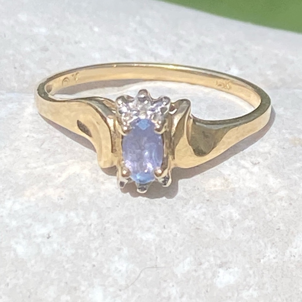 Vintage Genuine Tanzanite solid 14k yellow gold ring with Diamond accents Sz 6.5